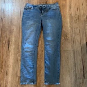 Old Navy light wash curvy jeans, size 8P, EUC!